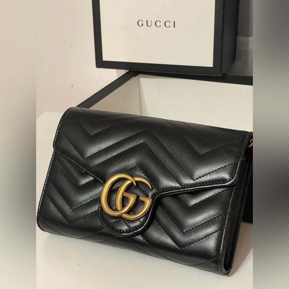 The GG Marmont chain bag.